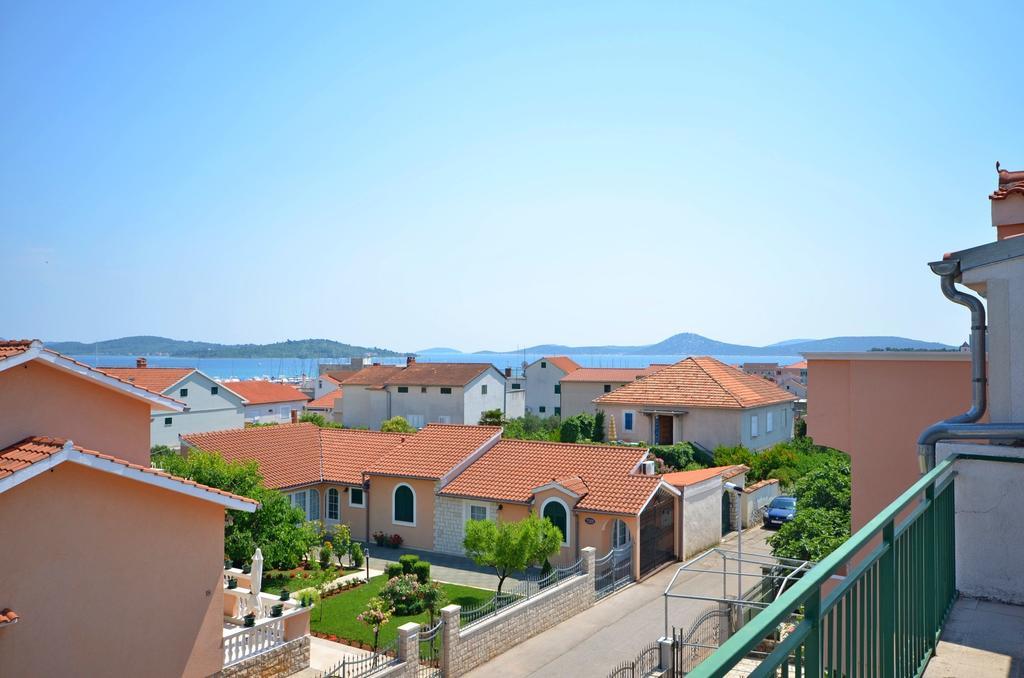Apartments And Room Zinka Водице Екстериор снимка