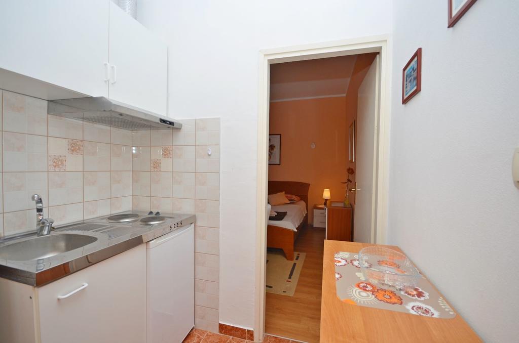 Apartments And Room Zinka Водице Екстериор снимка